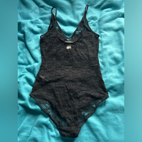 H&M bodysuit - Picture 2 of 3